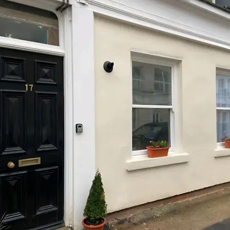 Stones Throw Apartament