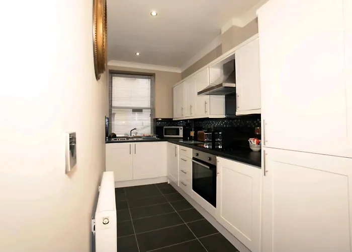 Stones Throw * Scarborough